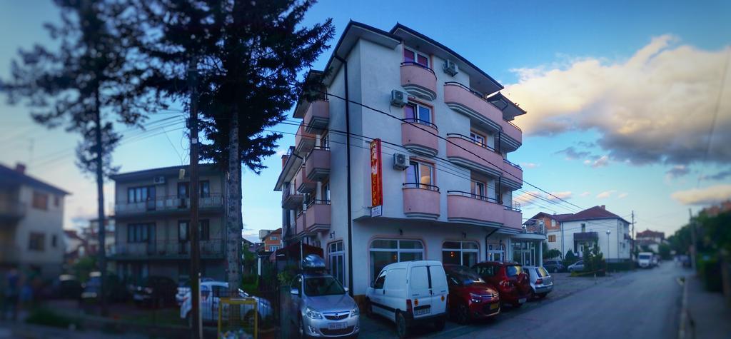 Hotel Montenegro Struga Luaran gambar