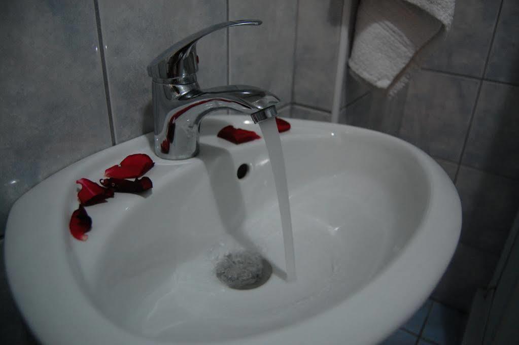 Hotel Montenegro Struga Luaran gambar