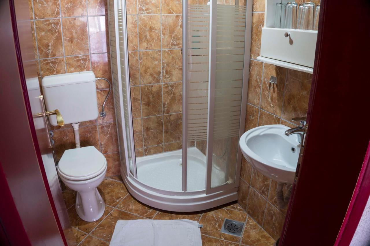 Hotel Montenegro Struga Luaran gambar