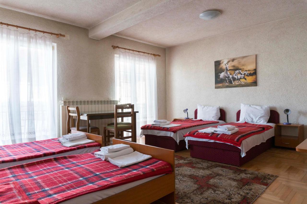 Hotel Montenegro Struga Luaran gambar